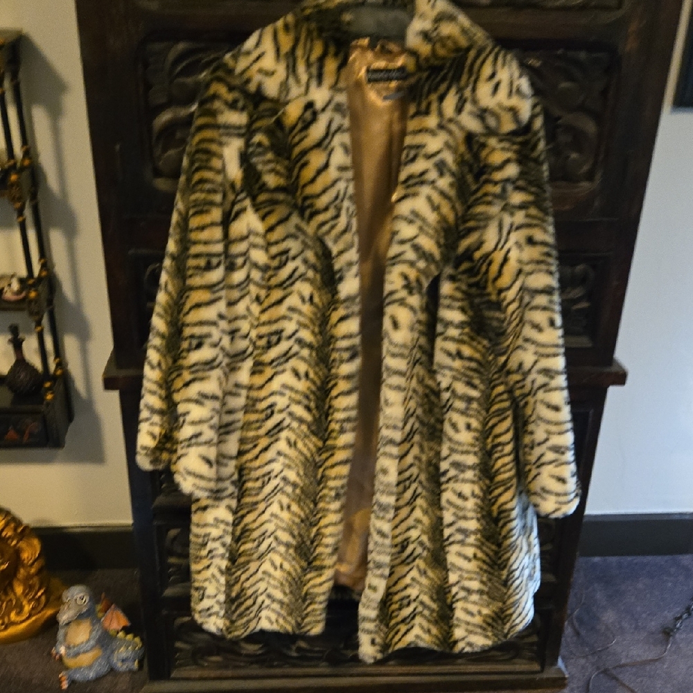 Pamela McCoy Faux Tiger Fur Coat